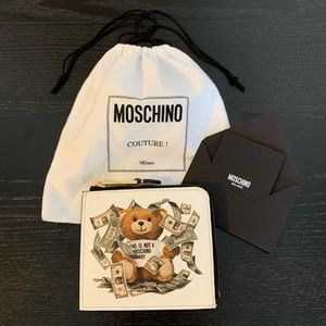 Moschino 💸Dollar Teddy Bear Pouch